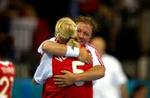 Katrine Fruelund og Mette Vestergaard jubler under OL. - Foto: Jens Dresling 