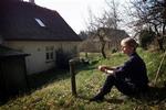 Birthe Kondrup-Gram har sat sit hus ved Arresø til salg efter en lang og bitter strid med naboerne. Hun føler sig svigtet af myndighederne.   Foto: Jens Dresling 