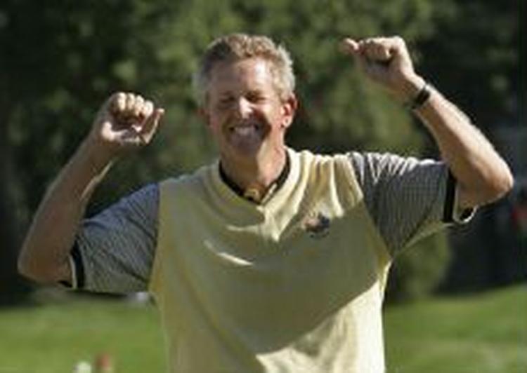 Colin Montgomerie var med på et wild card - og godt for det. Han blev manden, der sikrede Europa sejren i den prestigefyldte Ryder Cup turnering. - Foto: AP 