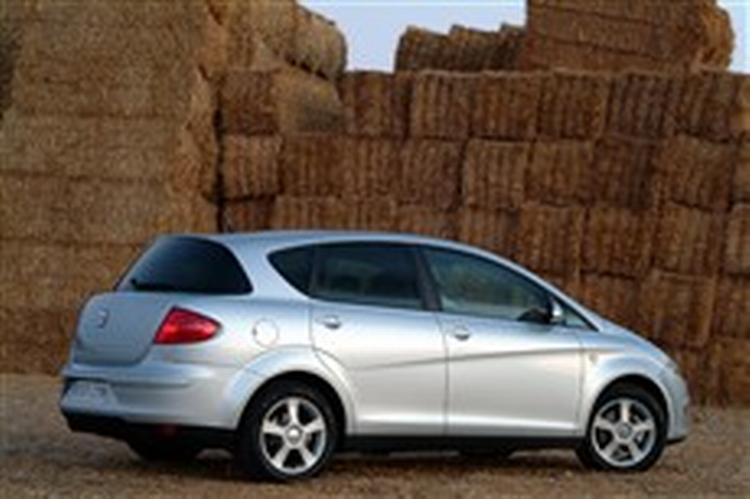 Seat Toledo byder på markante linier og god plads i bagagerummet. Foto: Seat 