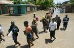 Hjemløse overlevende i gaderne i Gonaives. - Foto: AP 