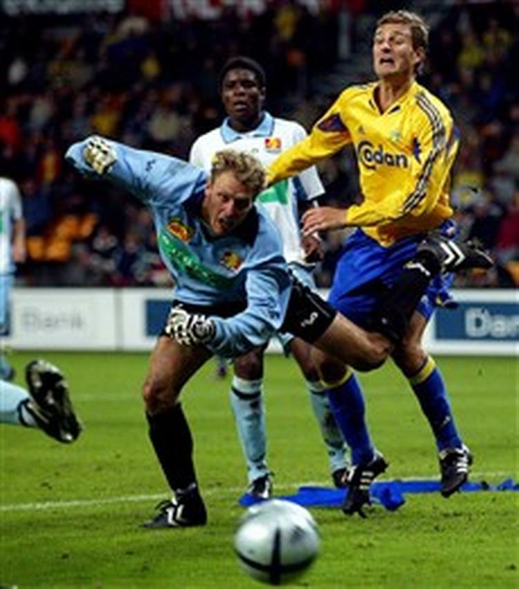 Kim Christensen var med en lang række redninger banens bedste spiller, da Brøndby hjemme måtte nøjes med 0-0 mod et godt indstillet mandskab fra FC Nordsjælland.   Foto: Lars Poulsen 