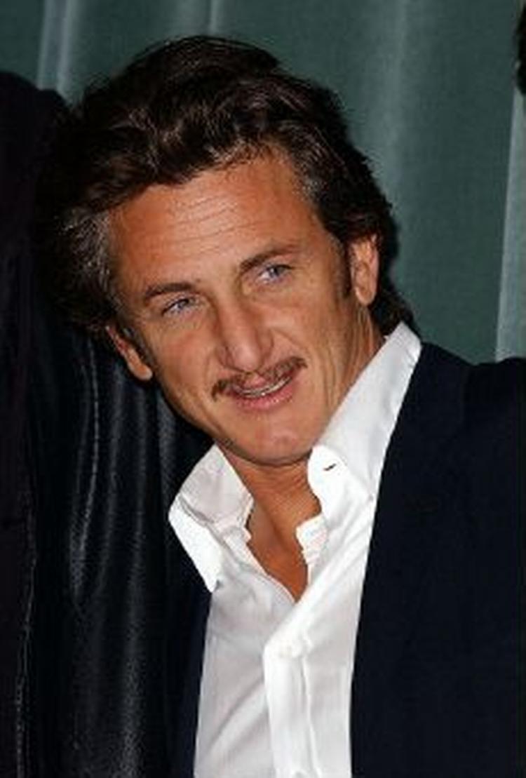 Sean Penn bruger seks timer på at læse Bob Dylans biografi højt. - Arkivfoto: Khayat Nicolas 