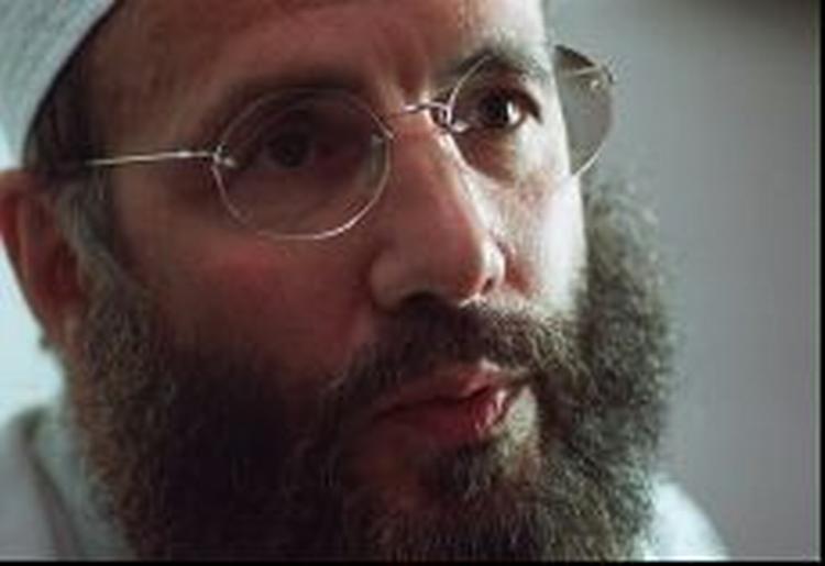Cat Stevens er nu tilbage i London efter at tvunget et fly til at lande næsten 1000 km. fra Washington. - Foto: AP 