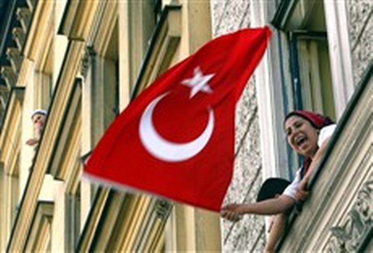 Et flertal - et lille flertal - er for fuldt tyrkisk medlemsskab af EU. - Foto: AP 