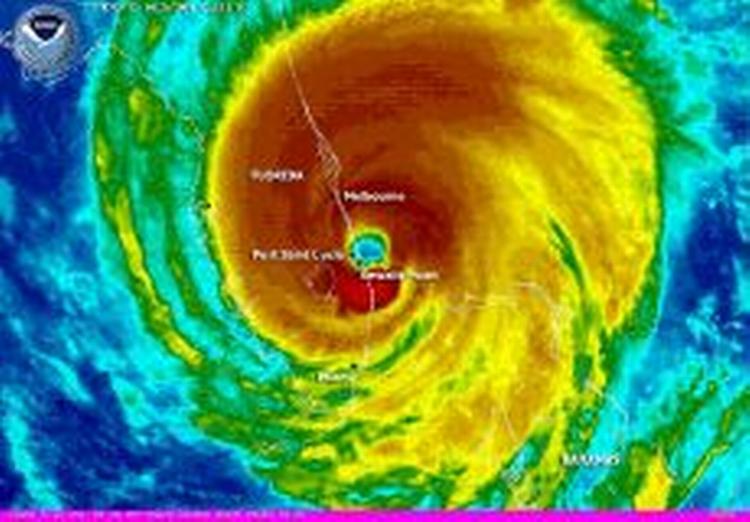 Orkanen Jeanne gik i land i Florida næsten samme sted som storesøster Frances. - Foto: AP 