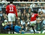 Svingende resultater på banen og indkøbet af Wayne Rooney mindsker Manchester Uniteds overskud. - Foto: AP 