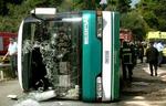 Sent mandag aften er de græske myndigheder fortsat i gang med at finde ud af, hvordan trafikulykken kunne ske. - Foto: AP 
