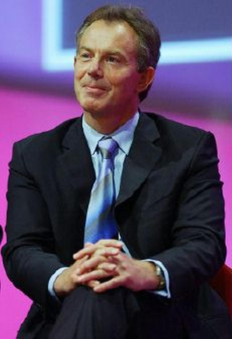 Tony Blair er nu knap så afvisende overfor gidseltagerne, efter at de har frigivet en ny video med den kidnappede Kenneth Bigley. - Foto: AP 