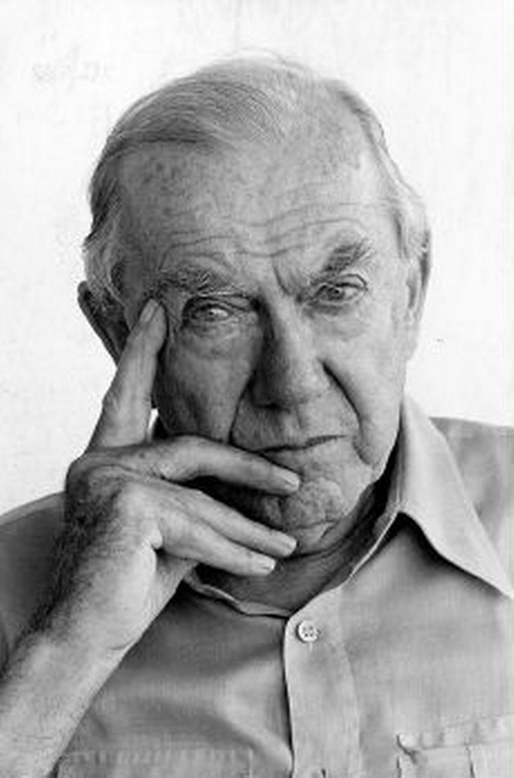 Graham Greene. Hans efterkommere er havnet i internt rivegilde med en professor. - Arkivfoto: Polfoto 
