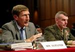 Charles Duelfer og hans undersøgelsesgruppe slår nu helt fast, at Irak ikke besad ulovlige våben inden invasionen sidste år. - Foto: AP 