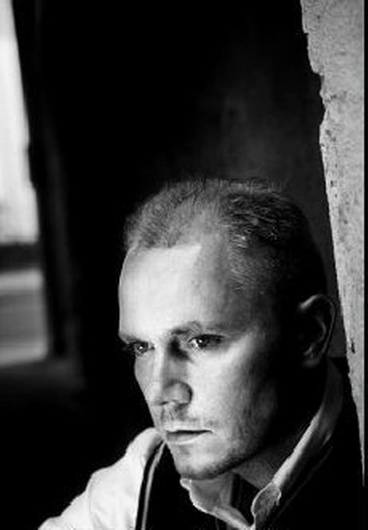 Digteren Morti Vizki nåede at få antaget en digtsamling få dage før sin død. - Arkivfoto: Martin Zakora 