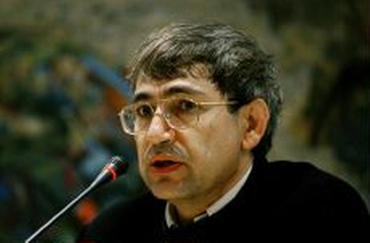 Orhan Pamuk. »Den politiske roman repræsenterer ikke længere et moralsk univers, der deler verden op i godt og ondt«.   Arkivfoto: Kåre Viemose 