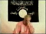 Han slap væk med hjælp fra en af sine vogtere, men fik kun en halv time på fri fod.   Foto fra video 