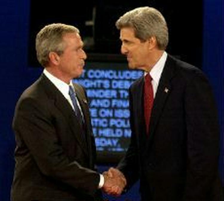 En ny dokumentarfilm vil stemple John Kerry som landsforræder. Nyheden om filmen kommer kort tid før den sidste debat mellem de to præsidentkandidater. John Kerry er favorit til at vinde nattens debat. - Foto: AP 