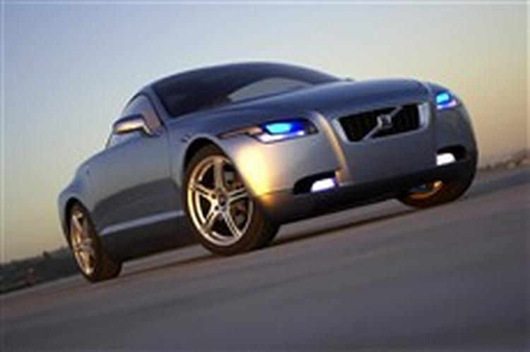 Strømlinet, lav og med plads til tre - Volvo 3CC kunne gå i produktion i 2009. Foto: Volvo 