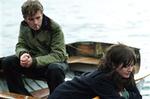 Joe leveres med fornemt tavst spil af Ewan McGregor. Her iagttager han sin fars kone, glimrende fremstillet af Tilda, med hvem Joe indleder et forhold. - Foto: Camera Film 