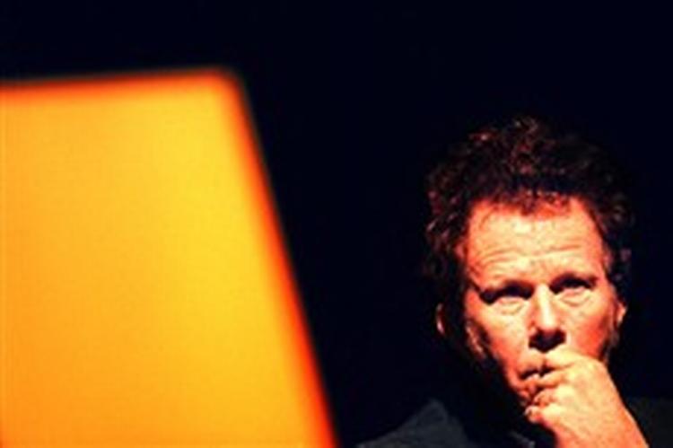 Tom Waits er blandt de kunstnere, der har fået cd salget til at stige.   Arkivfoto: Asger Carlsen 