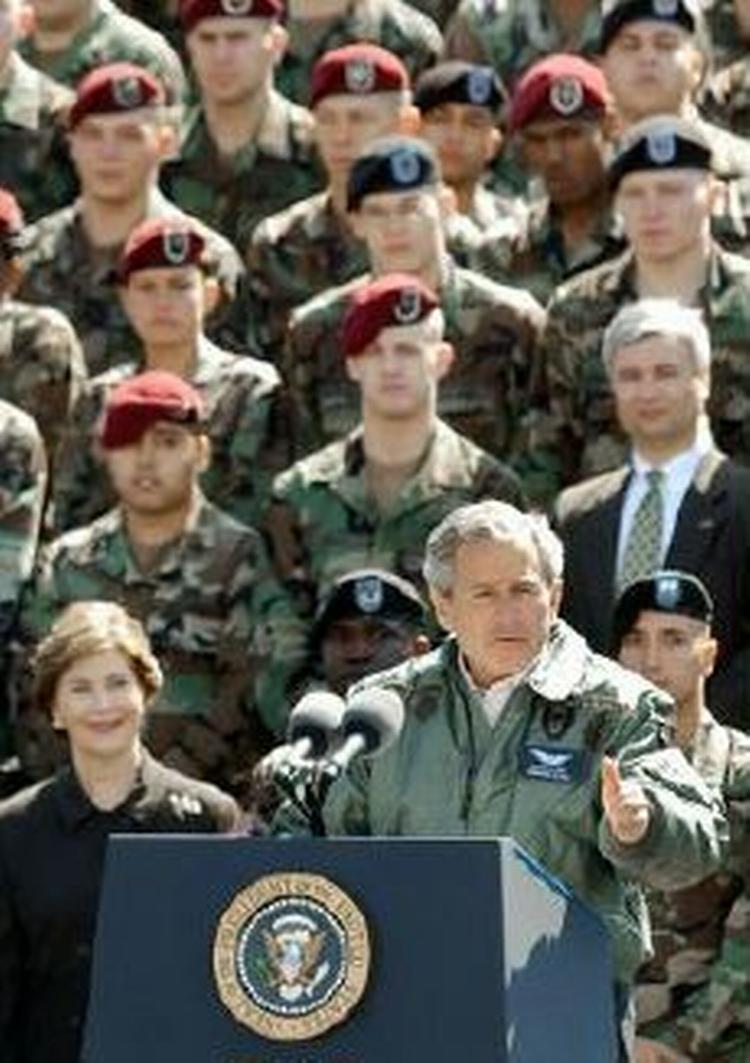 De amerikanske soldater foretrækker Bush. - Arkivfoto: AP 
