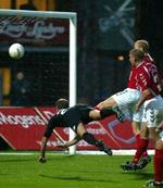 FCK's Peter Møller forsøger sig forgæves med et hovedstød. - Foto 