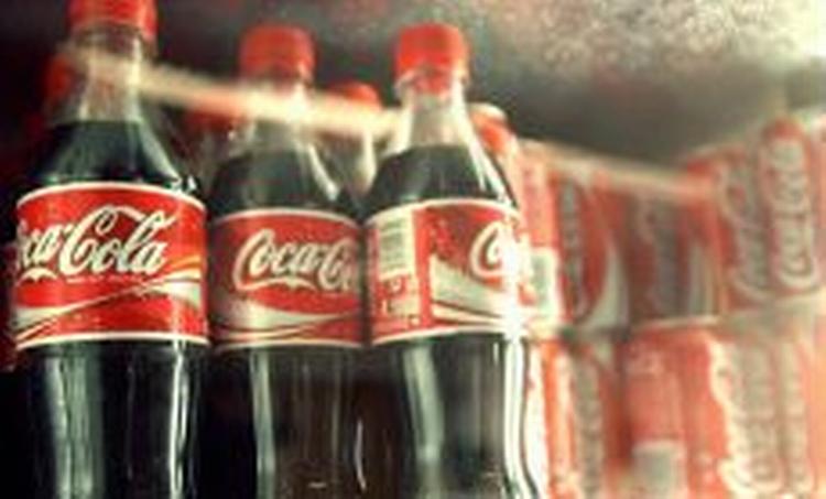 Coca-Cola må finde sig i skærpet konkurrence efter et forlig indgået med EU. - Foto: AP 