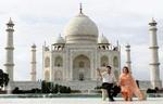 Taj Mahal er verdens mest fotograferede bygning. Mineraterne er de fire hjørnepiller. Foto: AP 