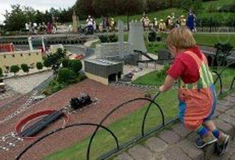 Lego ejer fire forlystelsesparker. Her parken i Windsor i England, der blev åbnet i 1996. - Foto: Jens Dresling 