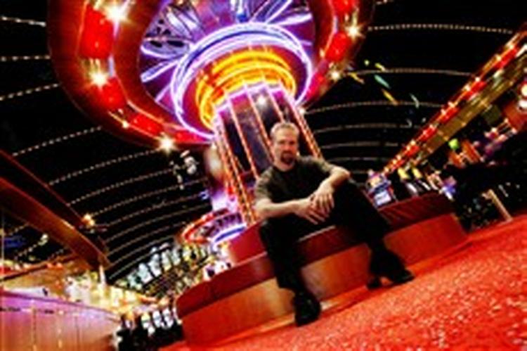 Maniskriptforfatteren på 'Inkasso', Nikolaj Peyk, har også skrevet manuskriptet til 'Monas verden' fra 2001. - Foto: Jan Grarup 