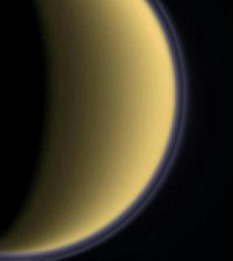 Dette billede er taget fra en afstand af 789.000 kilometer, mens Cassini nærmer sig planeten. - Foto: NASA 