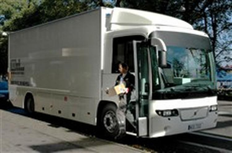 Chaufføren stiger ud i højre side og har derfor lettere ved at orientere sig. Foto: Volvo 