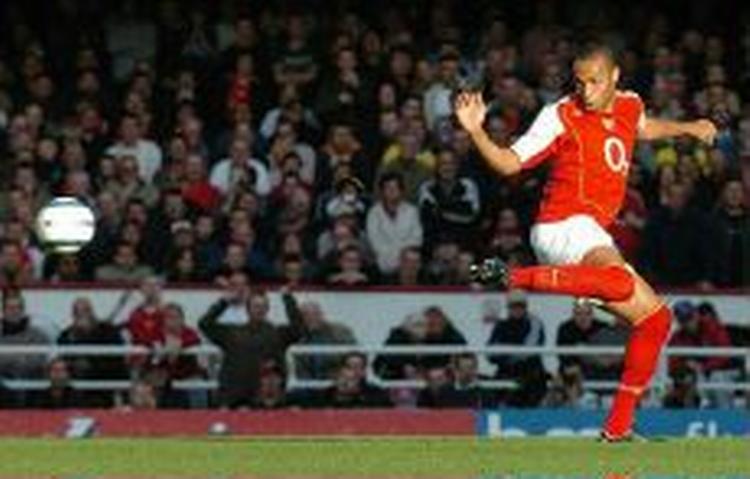 Thierry Henry brændte et straffespark i første halvleg, men scorede efter pausen. - Foto: AP 