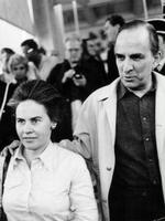 Instruktøren Ingmar Bergman med sin kone Ingrid von Rosen i 1976. - Foto: Polfoto 