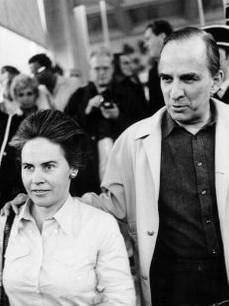 Instruktøren Ingmar Bergman med sin kone Ingrid von Rosen i 1976. - Foto: Polfoto 