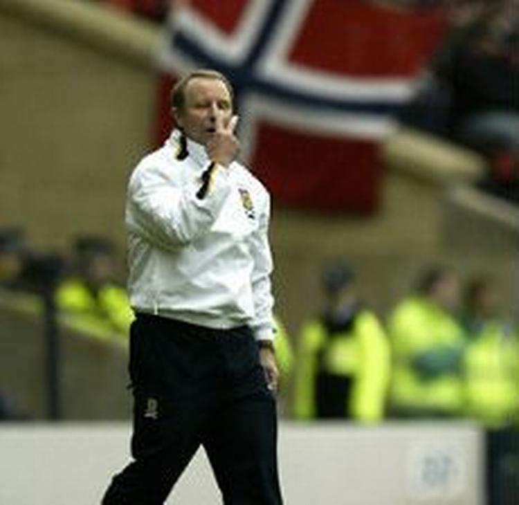 Berti Vogts er ikke blevet nationalhelt i sin tid som landstræner for de stolte skotter. - Foto: AP 