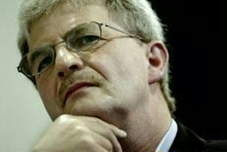 Holger K. Nielsen, SF's formand, vil overbevise sine partifæller om, at det er rigtig at sige ja til EU-forfatningen. - Arkivfoto: Miriam Dalsgaard 