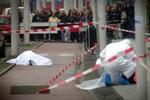 Den kontroversielle filminstruktør Theo van Gogh blev henrettet på åben gade i Amsterdam. - Foto: AP 
