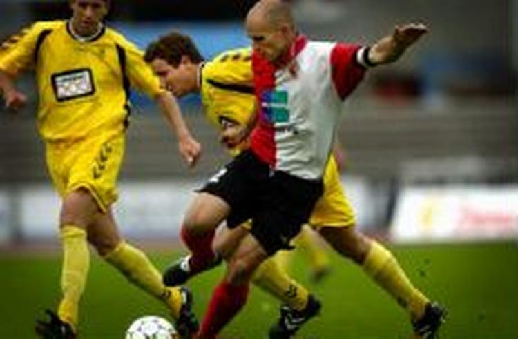 Den rød-hvide Skjold trøje har på få år taget turen fra serieklub til divisionerne. - Foto: Jens Dresling 