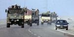 Amerikanske soldater på vej til Fallujah. Mange indbyggere i Fallujah har de seneste dage forladt byen. - Foto: AP 