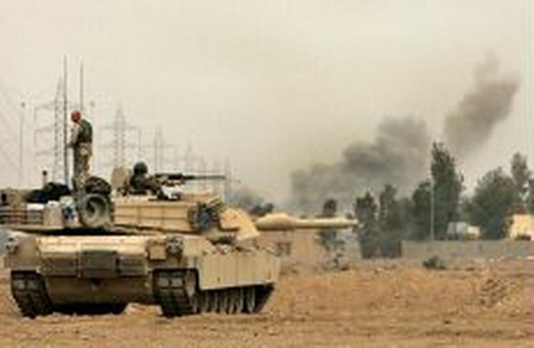 Amerikanske marineinfanterister i udkanten af Fallujah. - Foto: AP 