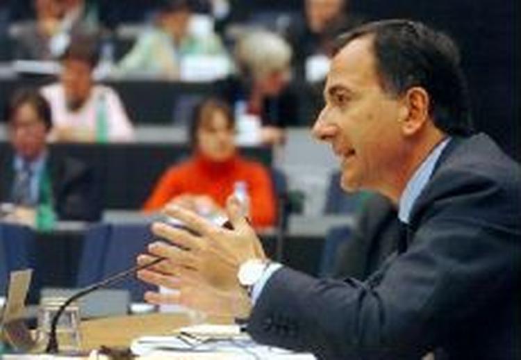 »Jeg vil kun forsvare Europas interesser«, sagde Frattini under høringen. - Foto: AP 