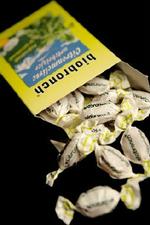 Aldi sælger indtil videre en variant af bolsjerne uden vitaminer. - Foto: Peter Hove Olesen 