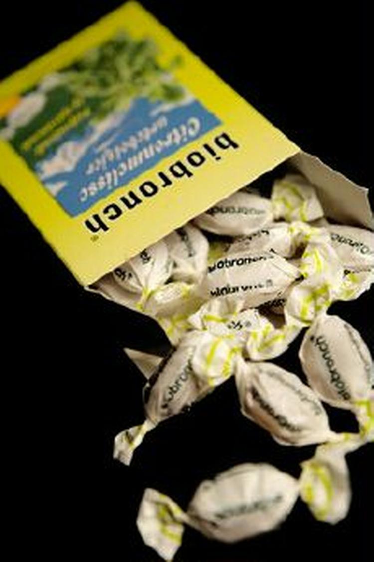 Aldi sælger indtil videre en variant af bolsjerne uden vitaminer. - Foto: Peter Hove Olesen 