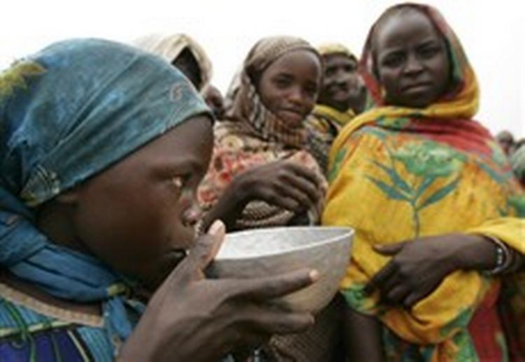 Omkring 1,8 millioner mennesker er blevet drevet på flugt i Darfur, siden borgerkrigen startede i begyndelsen af 2003. - Foto: AP 