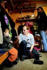 Pædagogstuderende Nina Hørning, i midten, får ikke den opstramning, hun ønsker af uddannelsen.   Foto: Martin Lehmann 
