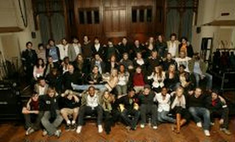 Hele holdet bag Band Aid 20. - PR-foto 
