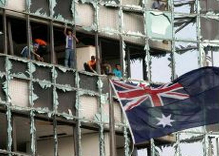 I alt 11 personer, inkl. gerningsmanden, blev dræbt ved angrebet mod den australske ambassade i Jakarta 9. september. - Foto: AP 