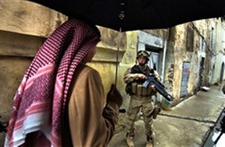 USA s forsøg på at bringe demokrati til muslimske lande anses blandt muslimer for at være »egennyttigt hykleri«, skriver Pentagons civile rådgivere. Krigene i Irak og Afghanistan har ikke øget amerikanernes popularitet, tv&amp;amp; 