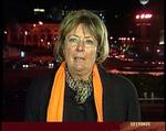 Hanne Severinsen optrådte med oppositionens orange tørklæde ved flere tv-interview fra Kijev på trods af, at valgobservatørerne skal være neutrale.   Foto: TV 2 