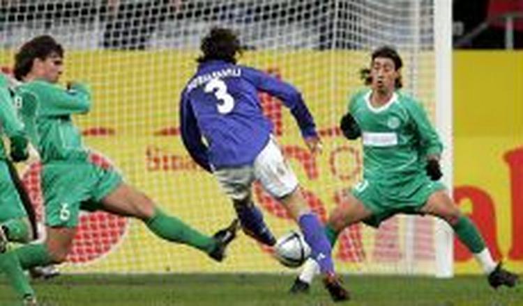 Levan Kobiashvili afgjorde kampen til fordel for Schalke 04. - Foto: AP 