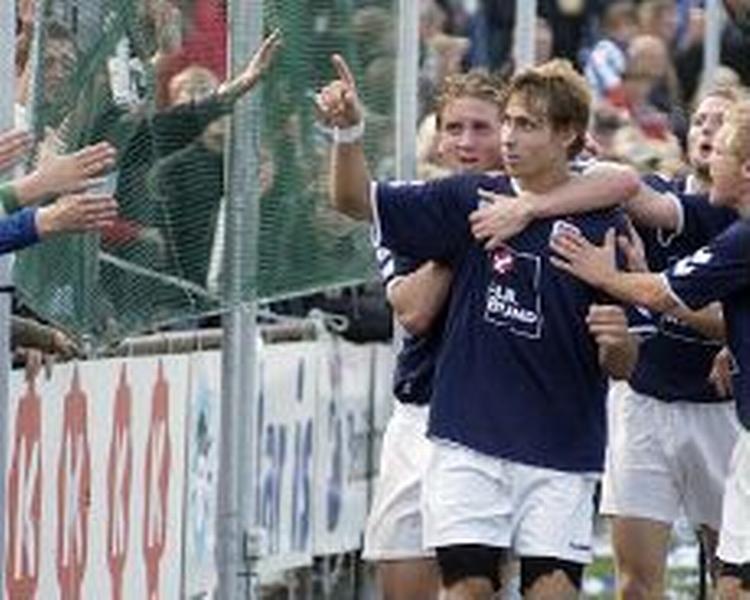 Grahn tiljubles efter en scoring for AGF. - Arkivfoto: Uffe Kongsted 
